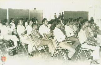         Peserta kursus sedang mendengarkan penjelasan dari   pembicara (Foto dari samping kiri).