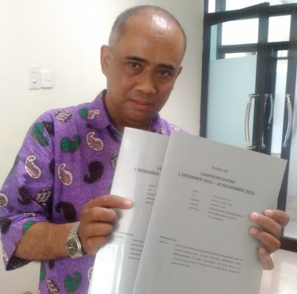 Penyerahan Bahan Pustaka Karya Cetak Dari UPTD BPSBP Dinas Pertanian D.I.Yogyakarta