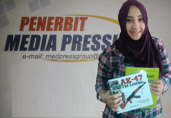 Penyerahan Bahan Pustaka Karya Cetak Dari Penerbit Media Pressindo Group