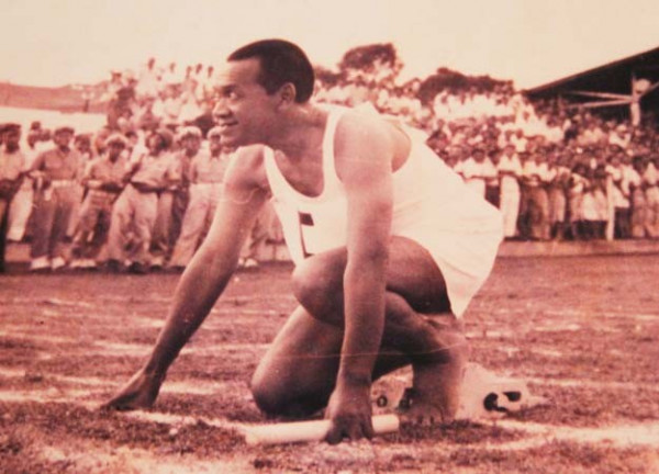 Sri Sultan Hamengku Buwono IX Sebagai Atlet Dalam Kejuaraan Lari Estafet Pada kejuaraan PASI Tahun 1956